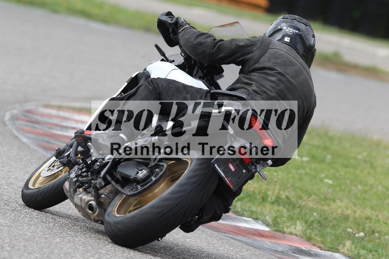 /Archiv-2025/10 23.04.2025 Cornu Master School ADR/rot-rouge/21